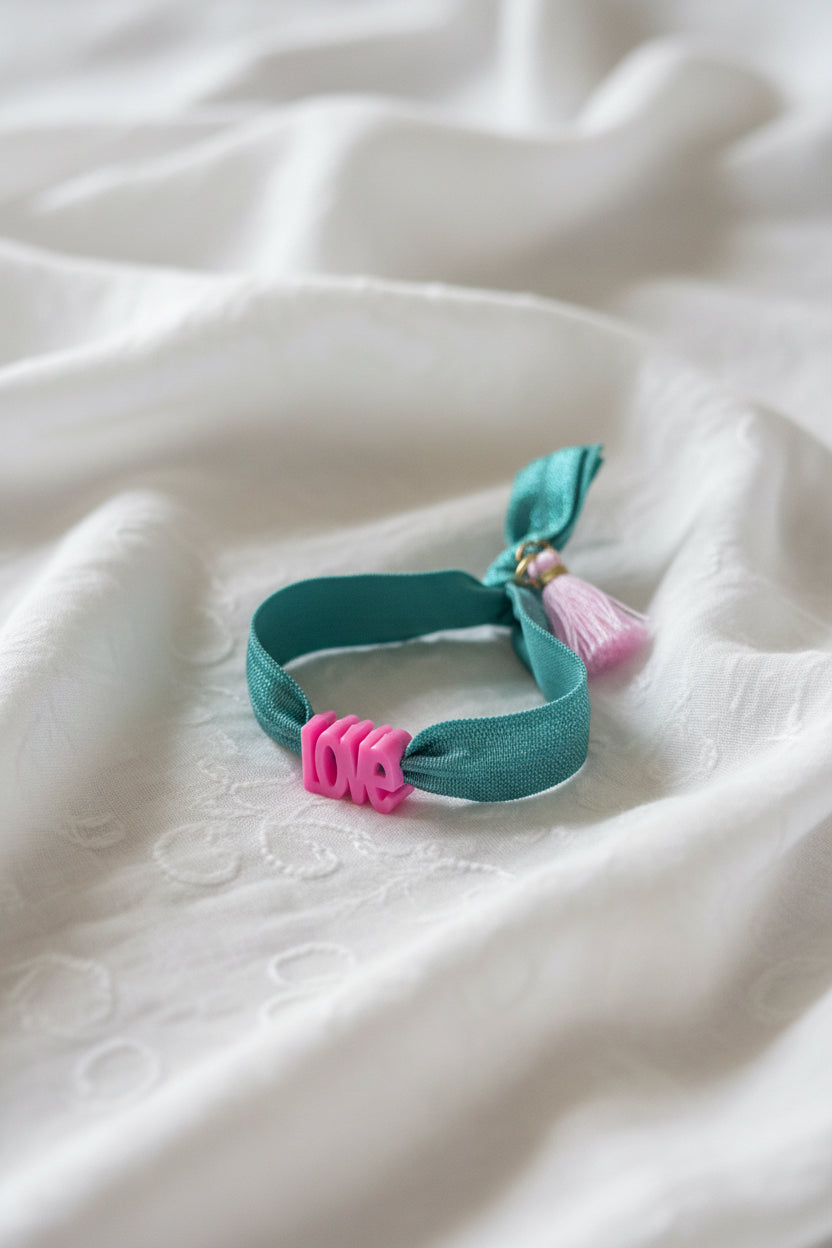 Le bracelet élastique Love