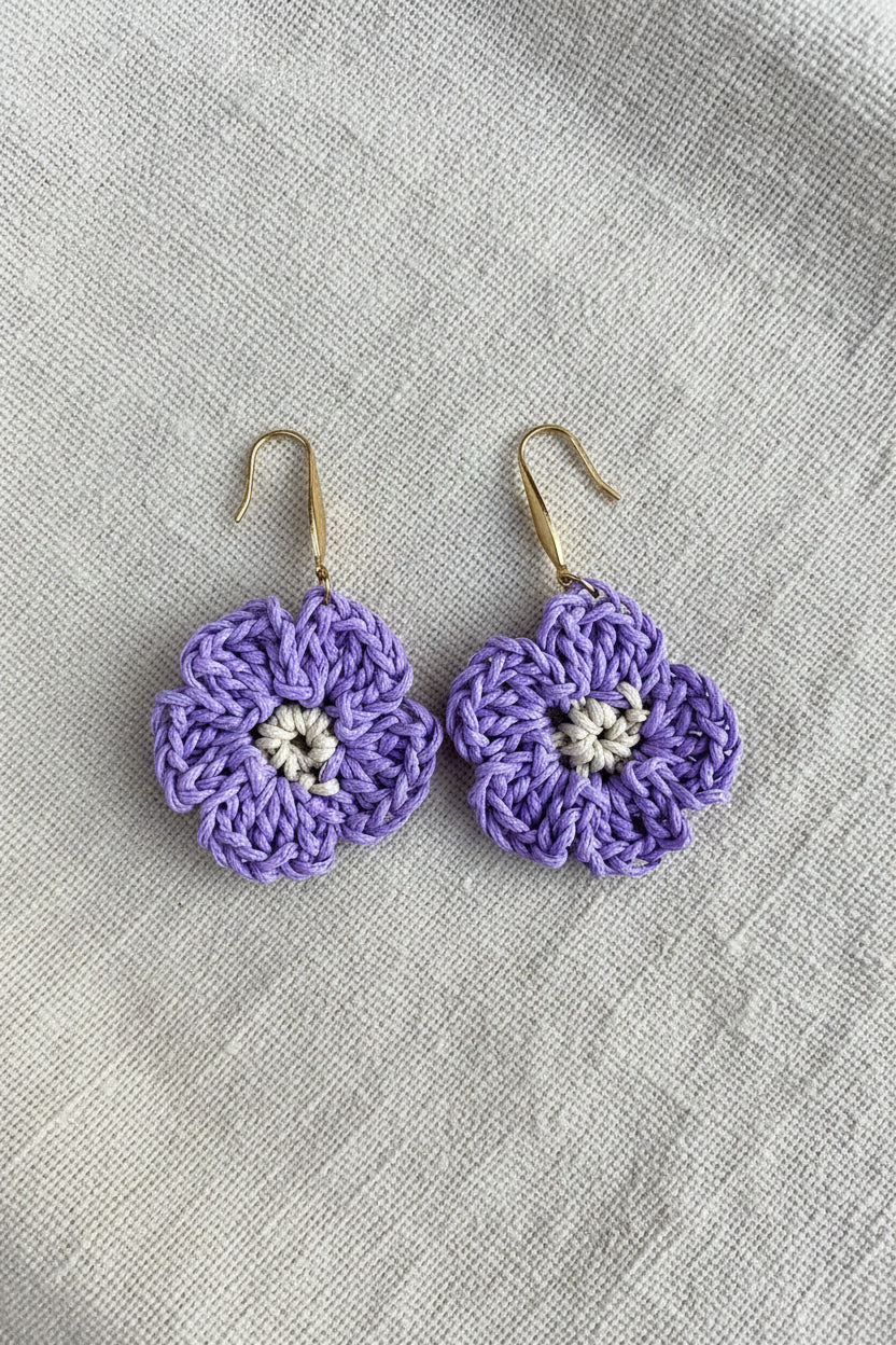 Les boucles d'oreilles fleur Lilou - COLLECTION SIGNATURE