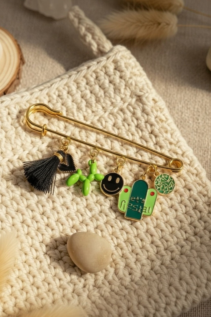 Broche épingle Doli