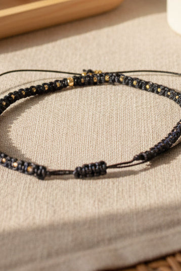 Détail collier macramé noir artisanal - bijou fait main Joyas by Jo
